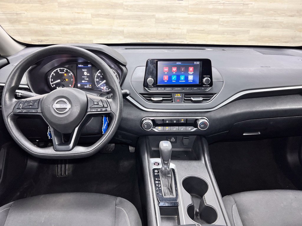 Used 2024 Nissan Altima 2.5 S FWD image 2