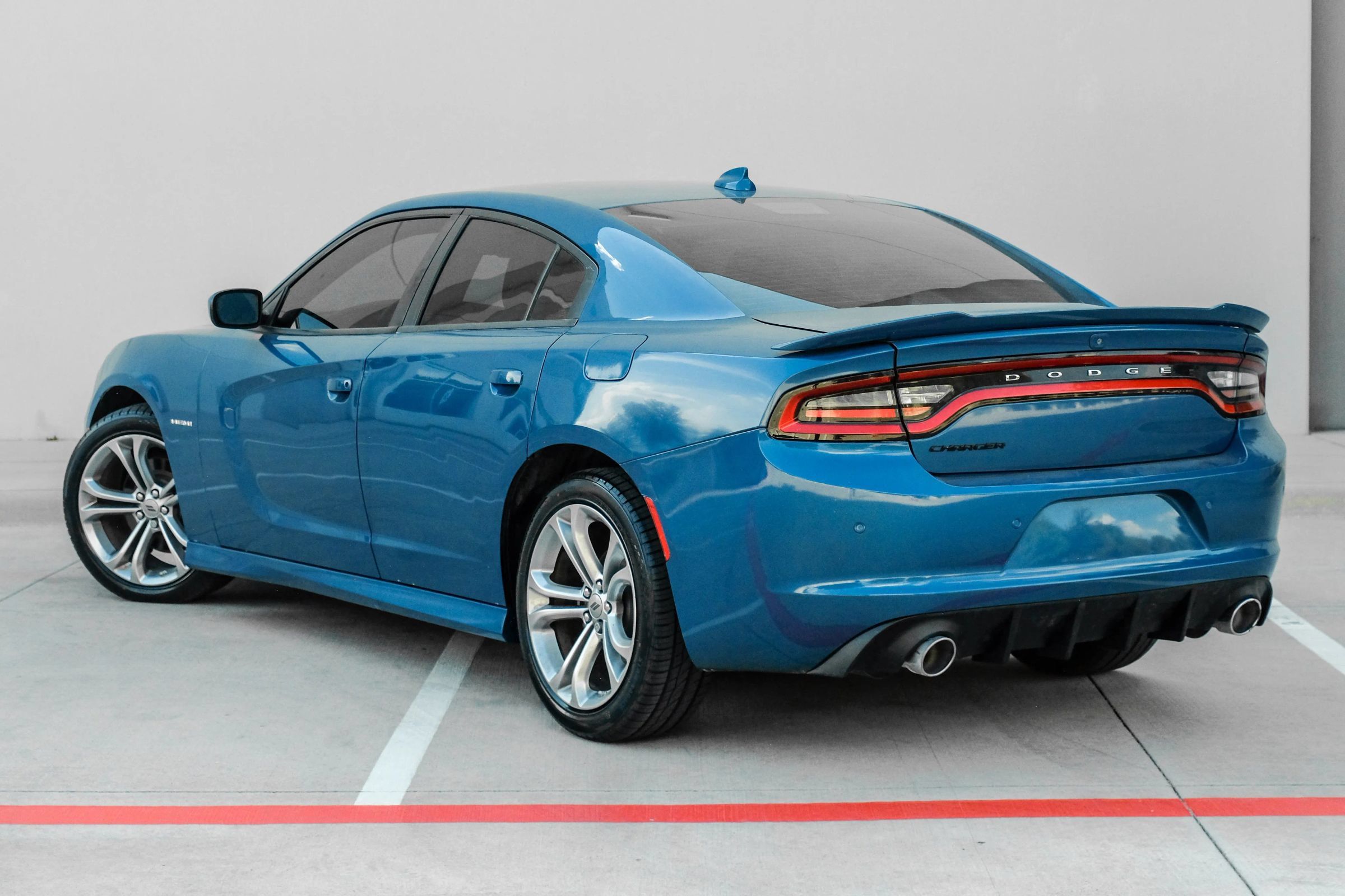 Used 2022 Dodge Charger R/T w/ Driver Convenience Group RWD image 9