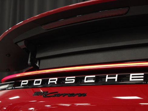 Certified 2025 Porsche 911 Carrera RWD image 32