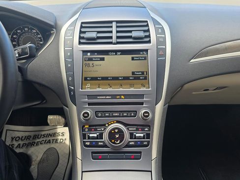 Used 2018 Lincoln MKZ Select w/ Select Plus Package image 9