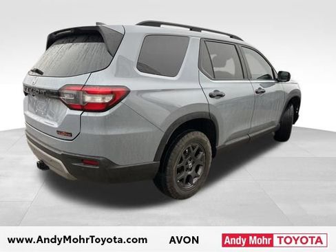 Used 2023 Honda Pilot TrailSport image 8