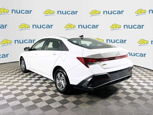 Used 2024 Hyundai Elantra SE image 5