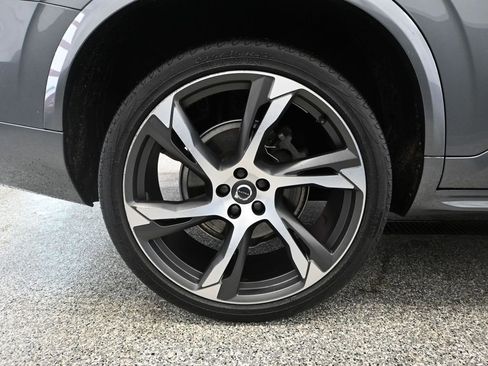 Used 2020 Volvo XC90 T5 R-Design image 16
