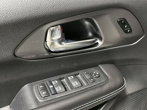 New 2026 Chrysler Pacifica Select AWD/4WD image 21