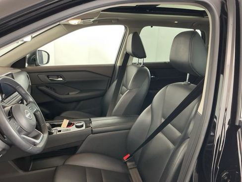 Used 2022 Nissan Rogue SV w/ SV Premium Package image 14