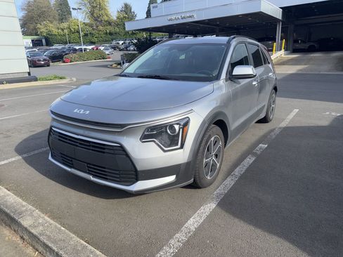 Used 2023 Kia Niro EX FWD image 1