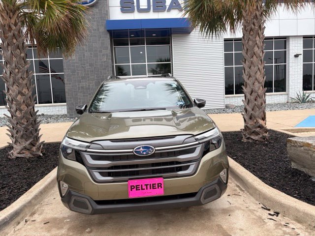 Used 2025 Subaru Forester Limited AWD/4WD image 2