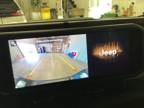 Used 2024 Jeep Gladiator Sport image 25