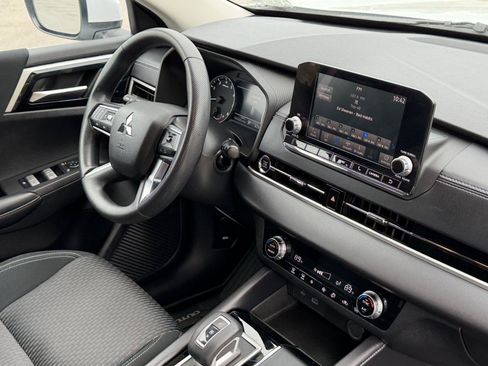 Used 2022 Mitsubishi Outlander ES AWD/4WD image 48