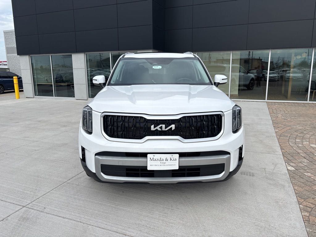 Used 2024 Kia Telluride EX w/ EX Captain's Chair Package AWD/4WD image 2