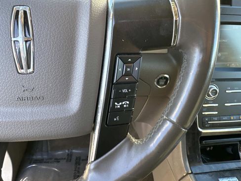 Used 2015 Lincoln Navigator 2WD image 29