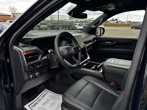 Used 2025 GMC Yukon Denali AWD/4WD image 11