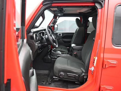 Used 2023 Jeep Gladiator Sport image 11