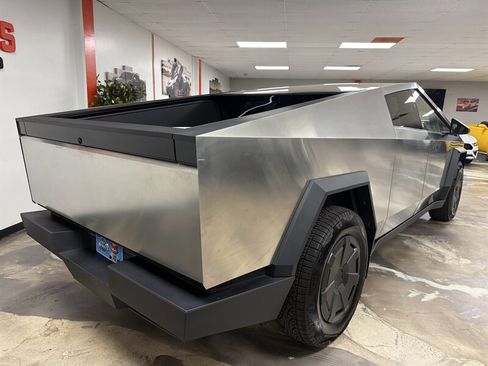 Used 2025 Tesla Cybertruck AWD Crew Cab image 27