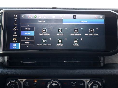 Used 2025 Jeep Gladiator Willys image 11