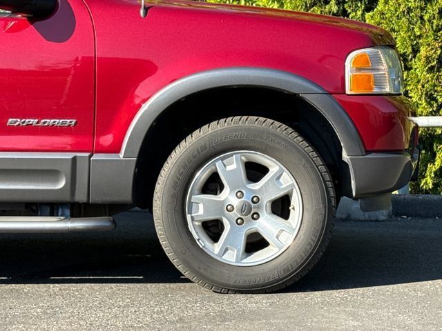 Used 2004 Ford Explorer XLT AWD/4WD image 7