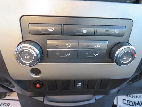 Used 2008 Nissan Titan 4x4 Crew Cab image 19