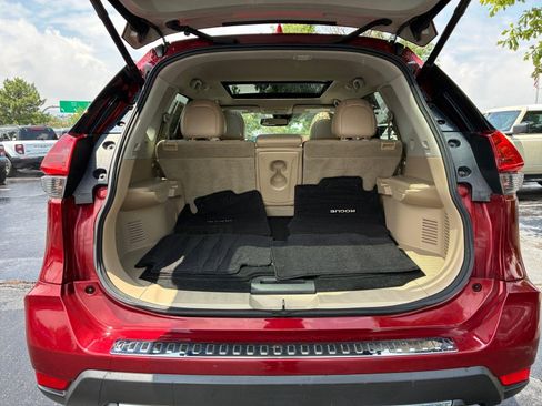 Used 2018 Nissan Rogue SL w/ Premium Package FWD image 34