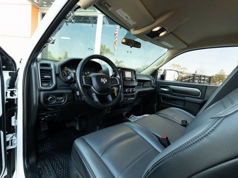 Used 2019 RAM 5500 Tradesman RWD image 17