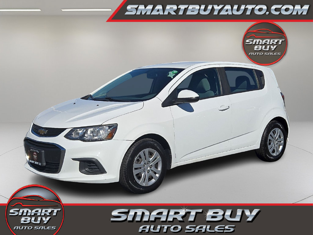 Used 2017 Chevrolet Sonic LT FWD image 1