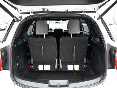 Used 2018 Ford Explorer XLT w/ Equipment Group 202A image 25