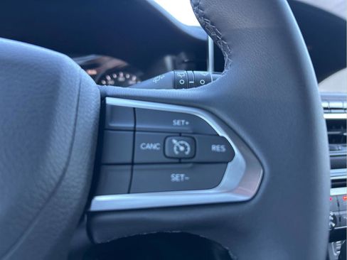 New 2026 Jeep Compass Latitude image 15