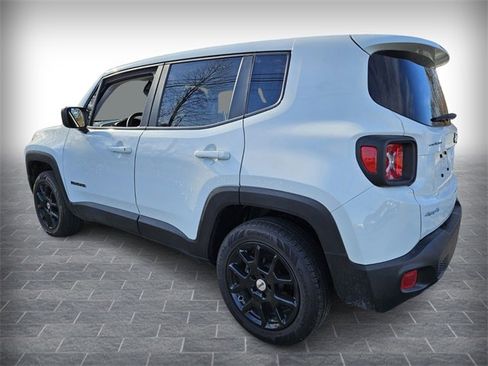 Used 2023 Jeep Renegade Latitude image 5