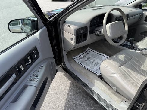 Used 1996 Chevrolet Impala SS RWD image 21
