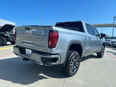 Used 2025 GMC Sierra 1500 AT4 w/ Technology Package AWD/4WD image 15