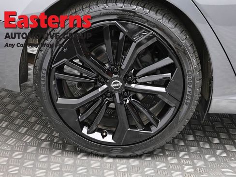 Used 2024 Nissan Altima 2.5 SR FWD image 30