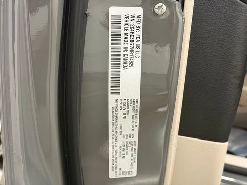 Used 2022 Chrysler Pacifica Touring-L w/ Uconnect Theater Family Group image 42