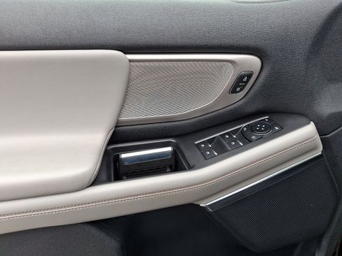 Used 2025 Ford Expedition Active image 14