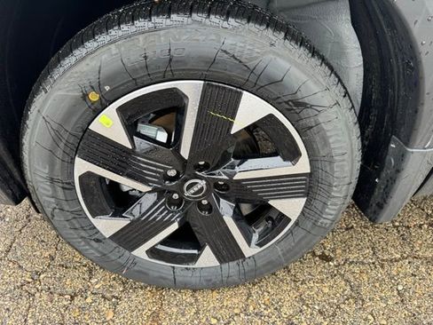 New 2026 Nissan Kicks SV w/ SV Premium Package image 32