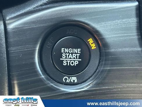 Used 2022 Jeep Grand Cherokee Laredo X AWD/4WD image 40