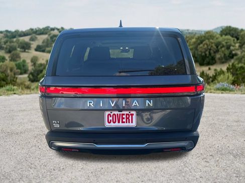 Used 2024 Rivian R1S Adventure AWD/4WD image 8