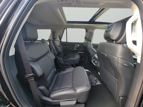 New 2026 Ford Expedition Platinum w/ Driver's Package image 37