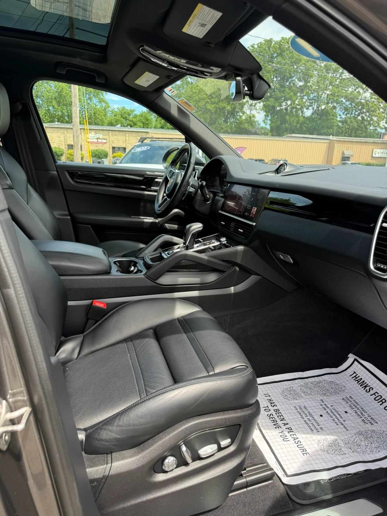 Used 2021 Porsche Cayenne AWD/4WD image 14