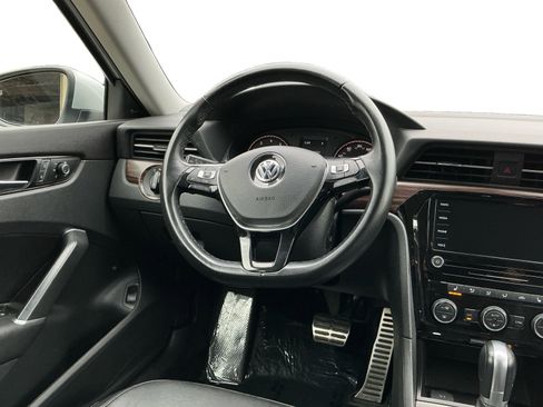 Used 2020 Volkswagen Passat 2.0T SEL image 12