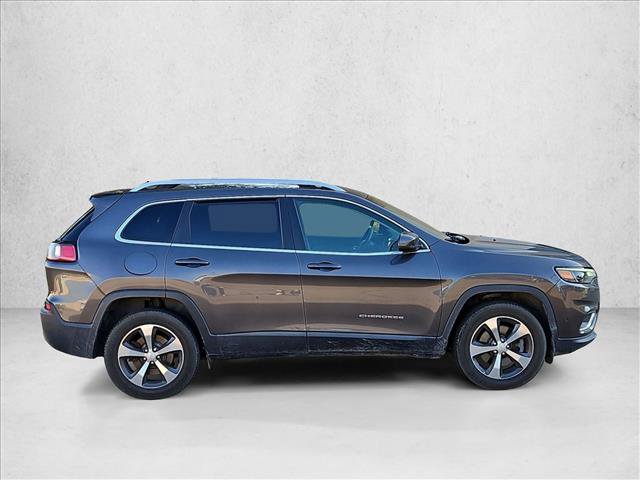 Used 2019 Jeep Cherokee Limited w/ Luxury Group AWD/4WD image 4