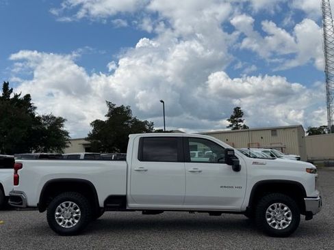 Used 2025 Chevrolet Silverado 2500 LT AWD/4WD image 6