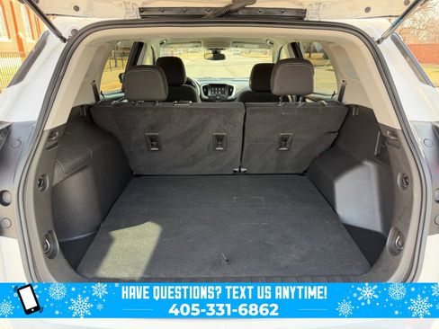 Used 2022 GMC Terrain SLE image 29