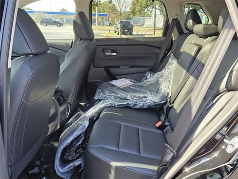 Used 2026 Nissan Rogue SV w/ SV Premium Package image 11