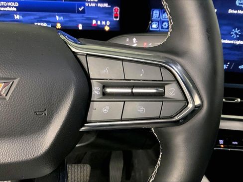 Used 2025 Chevrolet Equinox EV LT FWD image 19