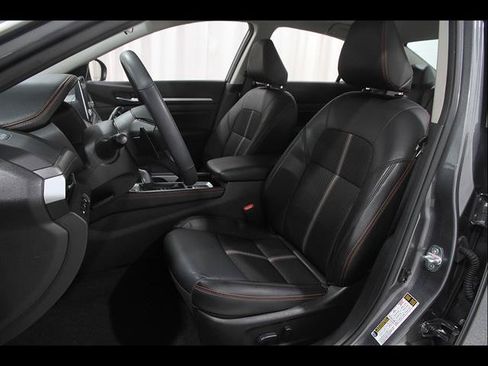 Used 2024 Nissan Altima 2.5 SR AWD/4WD image 5