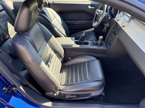 Used 2005 Ford Mustang GT RWD image 17