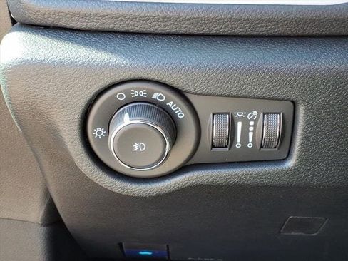 New 2026 Chrysler Pacifica Select image 17