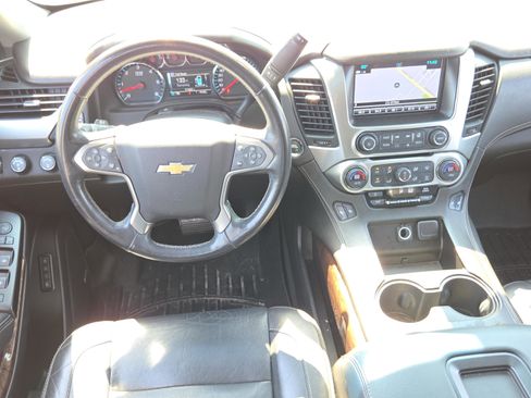 Used 2018 Chevrolet Suburban LT image 15