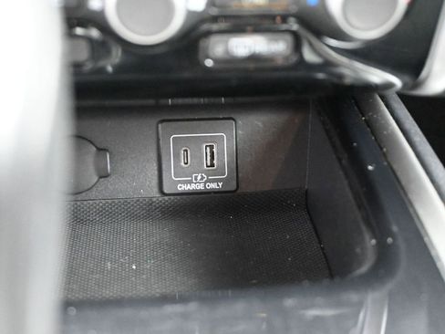 Used 2020 Nissan Pathfinder SV image 20