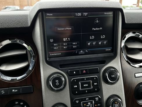 Used 2016 Ford F250 Lariat w/ Lariat Interior Package AWD/4WD image 21