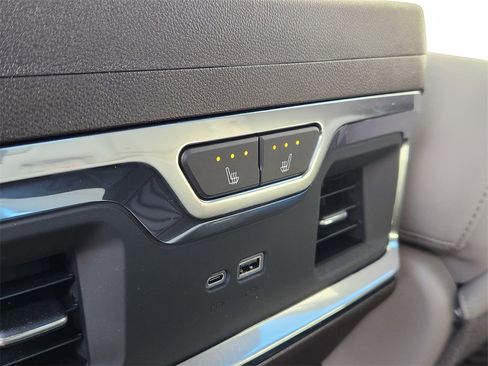 Used 2024 Chevrolet Silverado 1500 LTZ w/ Technology Package image 11